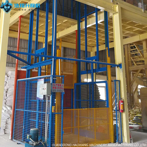 latest company news about Guangdong Haoxiang Machinery Unveils Advanced Hydraulic Guide Rail Lift for Industrial Logistics