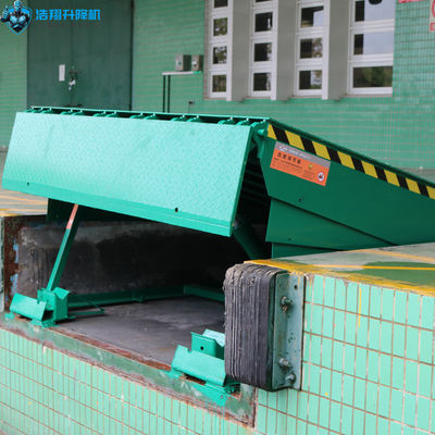 Hochfeste stationäre hydraulische Laderampe 6T-20T für LKW-Lager Gabelstapler