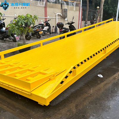 Rampe de quai de cour portable en acier sur mesure pour chariot élévateur hydraulique 10-20T