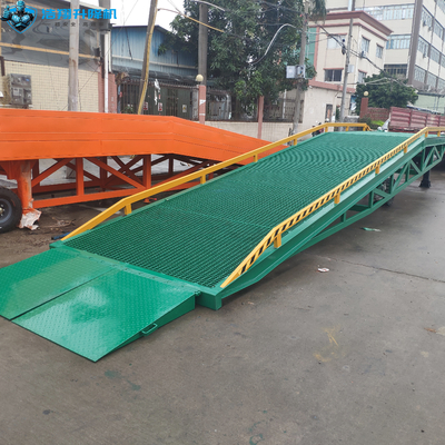 Hydraulic Unloading Mobile Boarding Bridge Foldable Dock Ramp for Container Loading