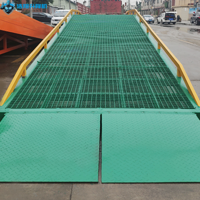 Factory Sale New 10 Tons Mobile Loading Bridge Container Ramp for Forklift Warehouse Movable Loading Dock Ramp Truck