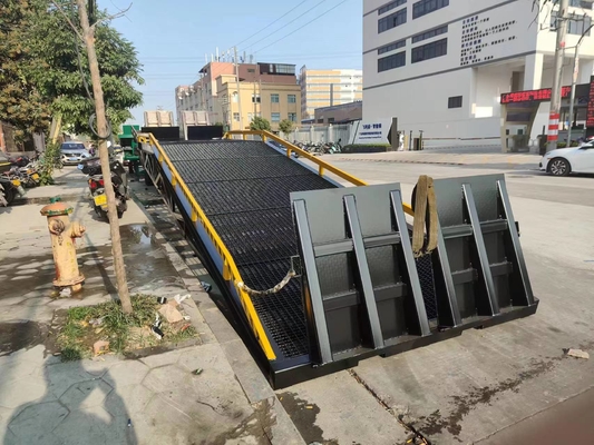 Mobile Cattle Loading Ramp Forklift Truck Loading Ramp Hydraulic Ramp Loading Unloading Trucks