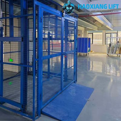 Custom Industrial Indoor Hydraulic Freight Elevator – 2 Tons 6M Four-fold Door & Diamond Mesh Guard