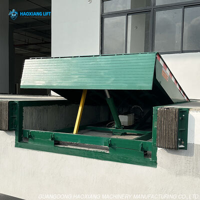 Harga yang bagus ASTM Mobile Container Loading Dock Leveler Ramp Lift Platform Sistem Mekanis on line
