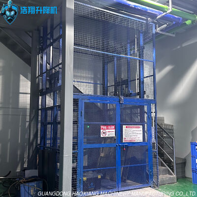 İyi bir fiyat. Güçlü Depo Mezzanine Kargo Platformu 4 Ton Lokistik Asansör çevrimiçi