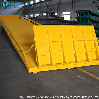 Un buen precio. Rampas de muelle de carga portátiles móviles de acero reforzado para patio de 10M en línea
