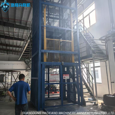Harga yang bagus 8m Tinggi 3000kgs Platform Kargo Hidraulik Indoor Industri Lift Hidraulik Industri on line