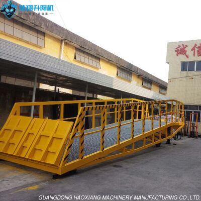 Ein guter Preis. 12t China Lieferant Container Laderampe Mobile Hydraulische Dock Laderampe Entladehof Online