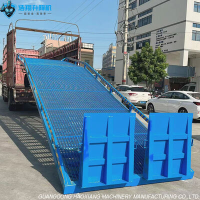 Un buon prezzo. Capacità di carico 6-15 tonnellate Rampa di carico regolabile per magazzini Container Dock Ramp in linea
