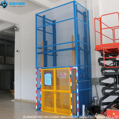 Un buen precio. Elevador de carga - Plataforma hidráulica de carga de 3000 kg para elevación vertical de mercancías en almacén en línea