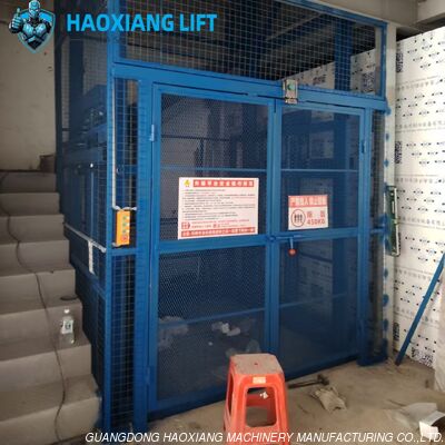 Good price Four-fold Door & Diamond Mesh Protected Hydraulic Freight Elevator 2 Tons 6M for Industrial Indoor Custom Use online