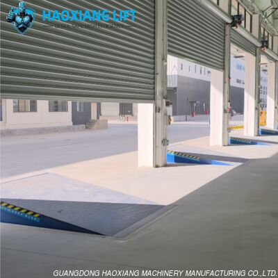 Harga yang bagus Heavy-Duty High-Strength Steel Dock Leveler Efisiensi hidraulik untuk kebutuhan logistik kargo on line