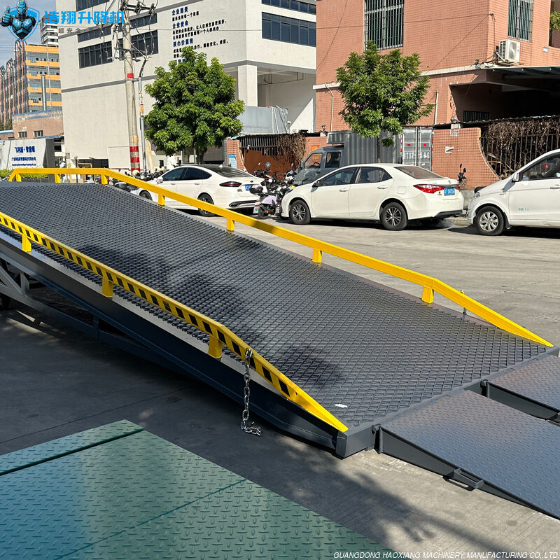 Mobile Forklift Container Truck Loading Unloading Platform Dock Yard ...