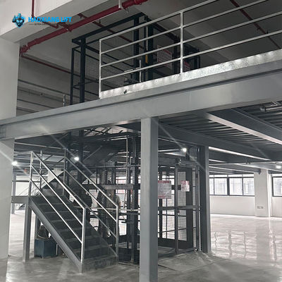 Plateforme élévatrice verticale pour marchandises de 1800 kg en acier peint par poudrage pour le levage de marchandises
