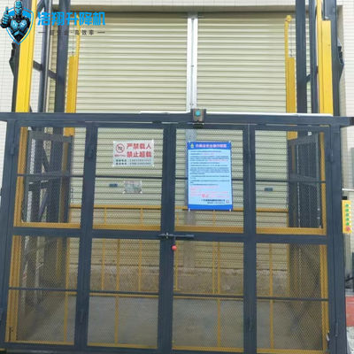 Heavy Duty Industrial Mezzanine Pallet Lift 4 Floors 5T 10M Counterweight Door For Goods