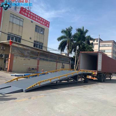 Construction Forklift Portable Manual Movable Dock Ramp 10 Ton With Safety Guardrails