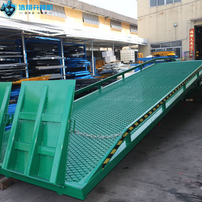 Distribution Center Manual Mobile Loading Dock Ramps Leveler Custom Steel Frame