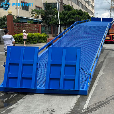 ODM Forklift Cargo Portable Loading Dock Ramps Container Terminal Mobile Boarding Bridge
