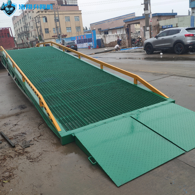 Hydraulic Unloading Mobile Boarding Bridge Foldable Dock Ramp for Container Loading