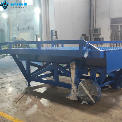 ODM/OEM CE/ISO Specially Customized Spliced Blue Mobile Manual Loading Dock Ramp