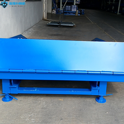 Factory New 3T Mobile Loading Container Ramp for Forklift Warehouse Movable Dock Ramp