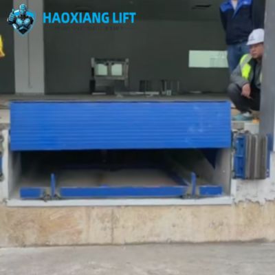 Sturdy Hydraulic Dock Leveler 6T-20T Slip-Resistant Steel Platform for Warehouse Cargo Loading