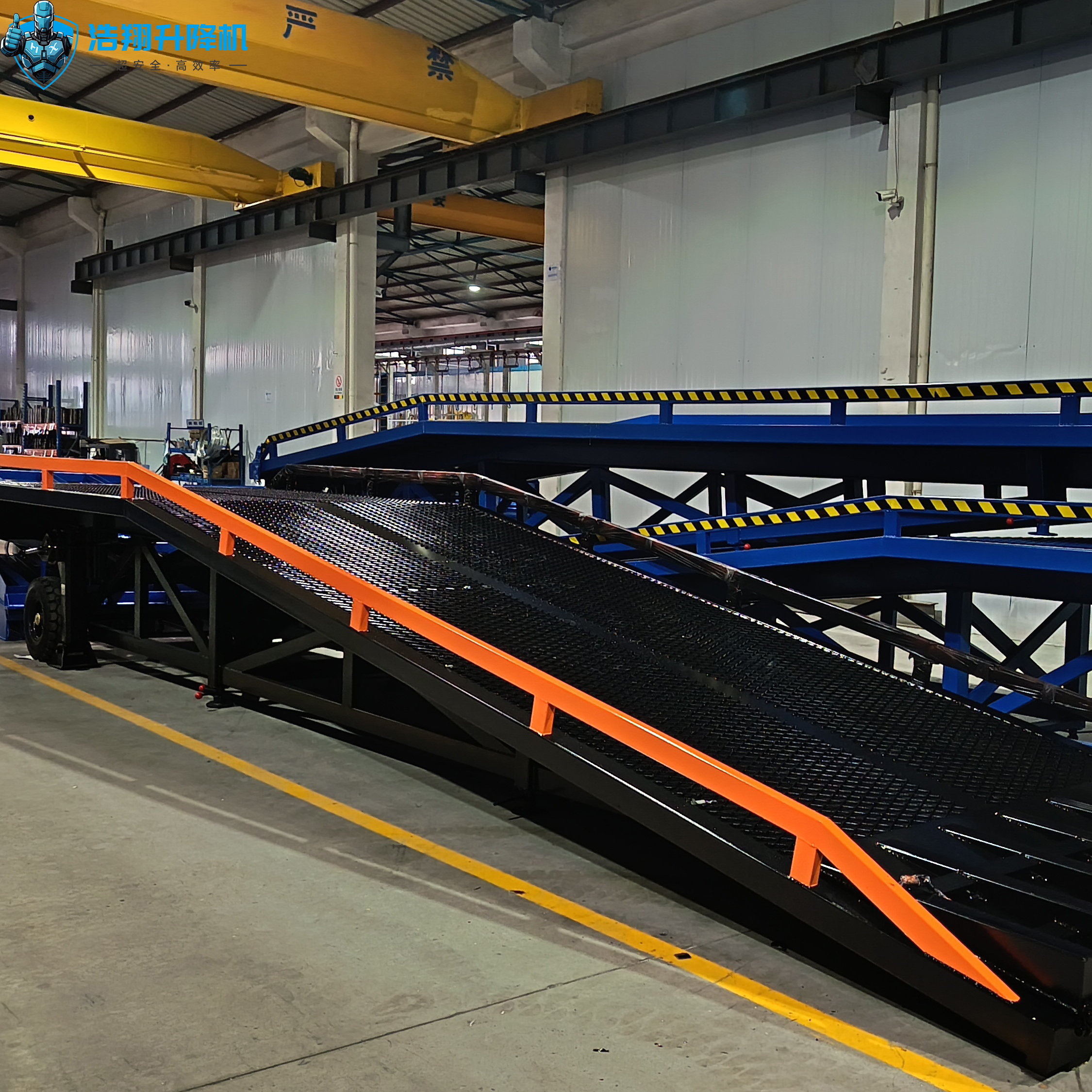 10 Tons Black Mobile Dock Ramp Warehouse Portable Truck Loading Ramp