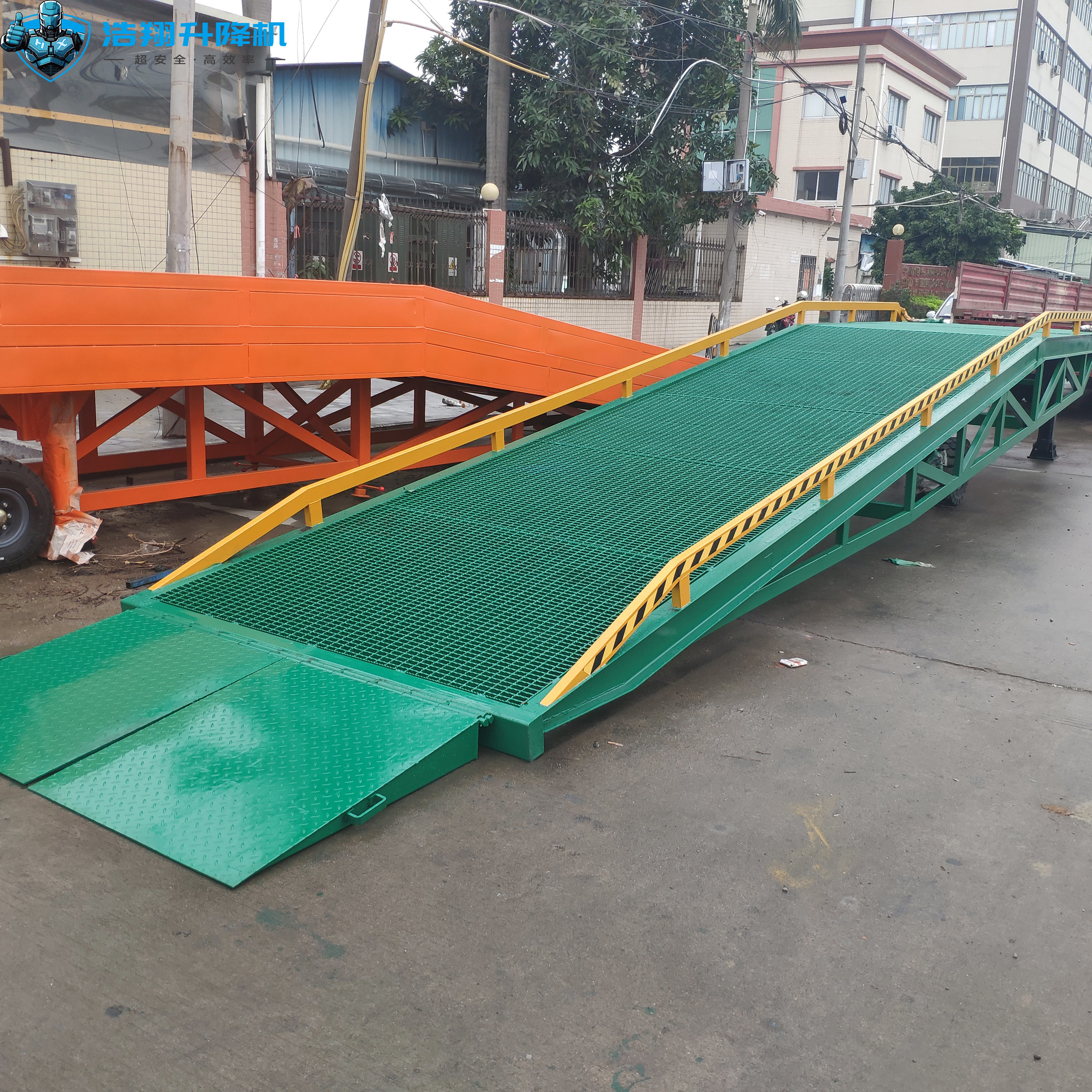 Hydraulic Unloading Mobile Boarding Bridge Foldable Dock Ramp for ...