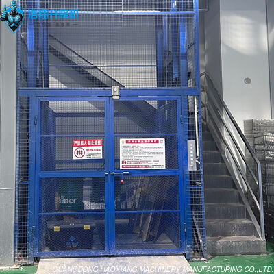Harga yang bagus Lift Hidrolik Industri Gudang 6 Ton Untuk Tangga Penanganan Material Dalam Ruangan on line