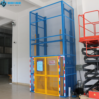 Elevador de Carga - Plataforma Hidráulica de 3000kg para Elevação Vertical de Mercadorias em Armazém