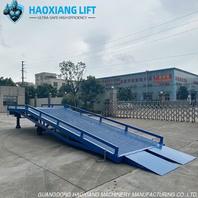 Un buon prezzo. Rampa di attracco per lo scarico container - Facile mobilità e struttura in acciaio resistente - Adatta per attrezzature di movimentazione idrauliche in linea