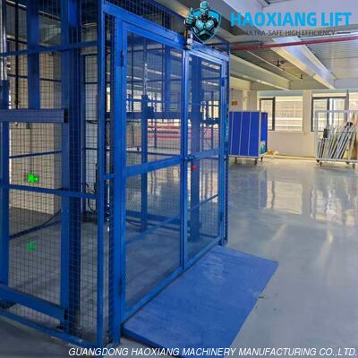Good price Custom Industrial Indoor Hydraulic Freight Elevator – 2 Tons 6M Four-fold Door & Diamond Mesh Guard online
