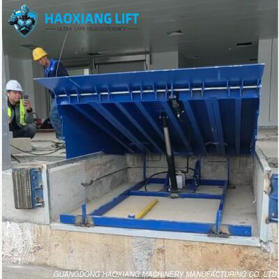 Goede prijs. Robuuste hydraulische dock leveler 6T-20T glijvast staalplatform voor het laden van magazijnvracht online