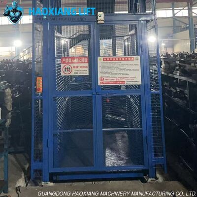 Giá tốt. Thang máy nâng tải thủy lực nội thất 2 tấn 6M tùy chỉnh - Cửa bốn phần & Rhombic Mesh Barrier trực tuyến